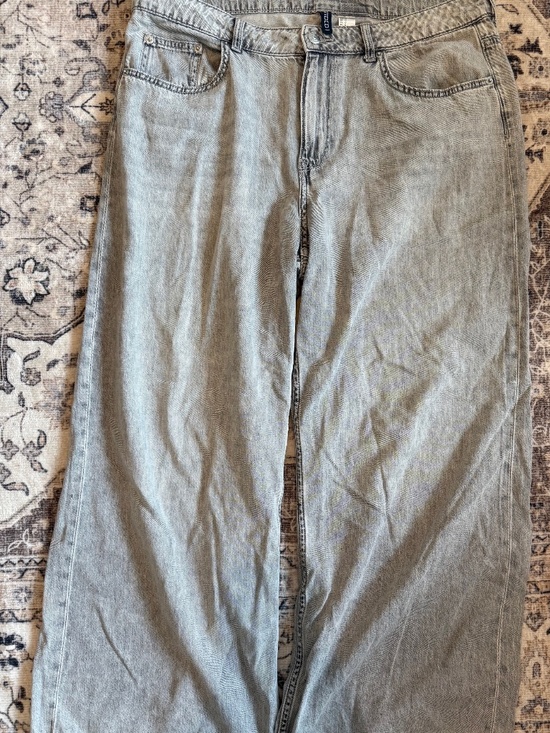 H&M Denim - H&M Divided Grey Wide Leg Jeans in size 12